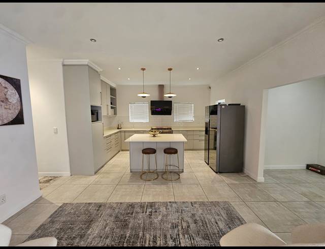 3 BEDROOM FREEHOLD TO LET IN PARKLANDS NORTH